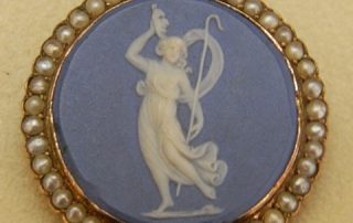 wedgewood cameo pearl pendant